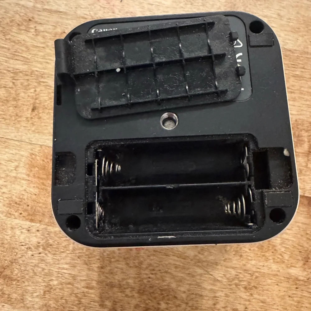 Canon CT-V1 Wireless Pan Cradle for Canon VIXIA HF R80/R82 Camcorders F/S